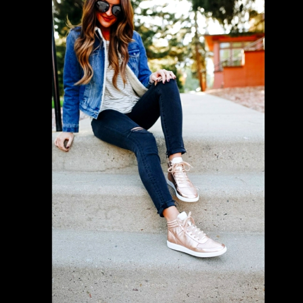 NIB Dolce Vita Nate Sneakers in Rose Gold size 8.5M
